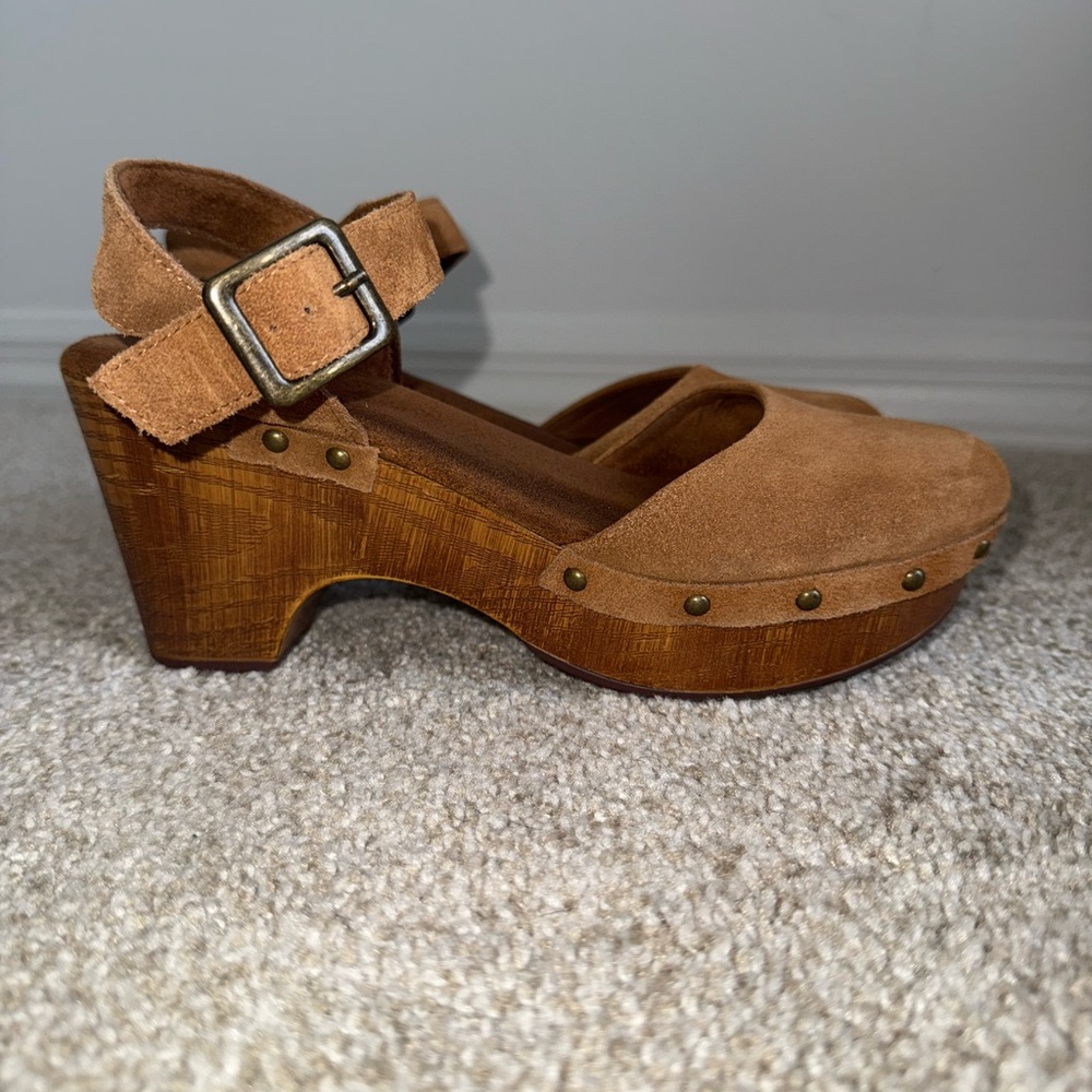 Suede ‘Cherub’ Clog Platform Heels - Chestnut - House of Harlow